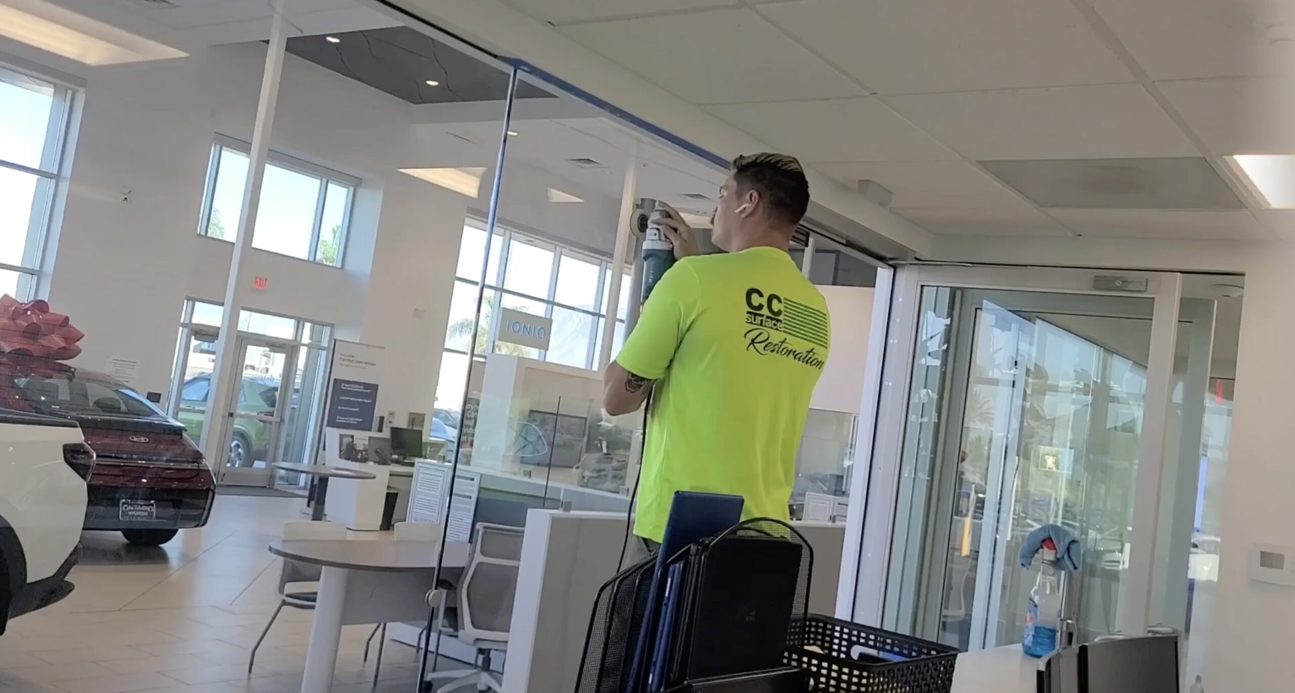 Glass Pane Scratch Removal